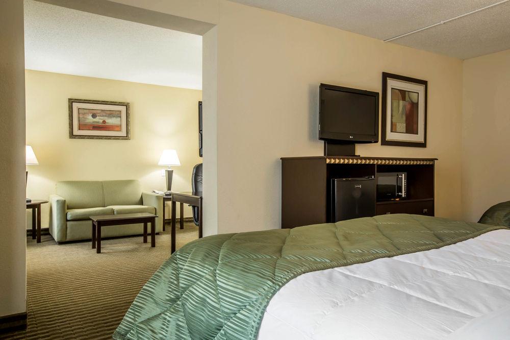 Quality Inn & Suites Greenville - Haywood Mall Exteriér fotografie