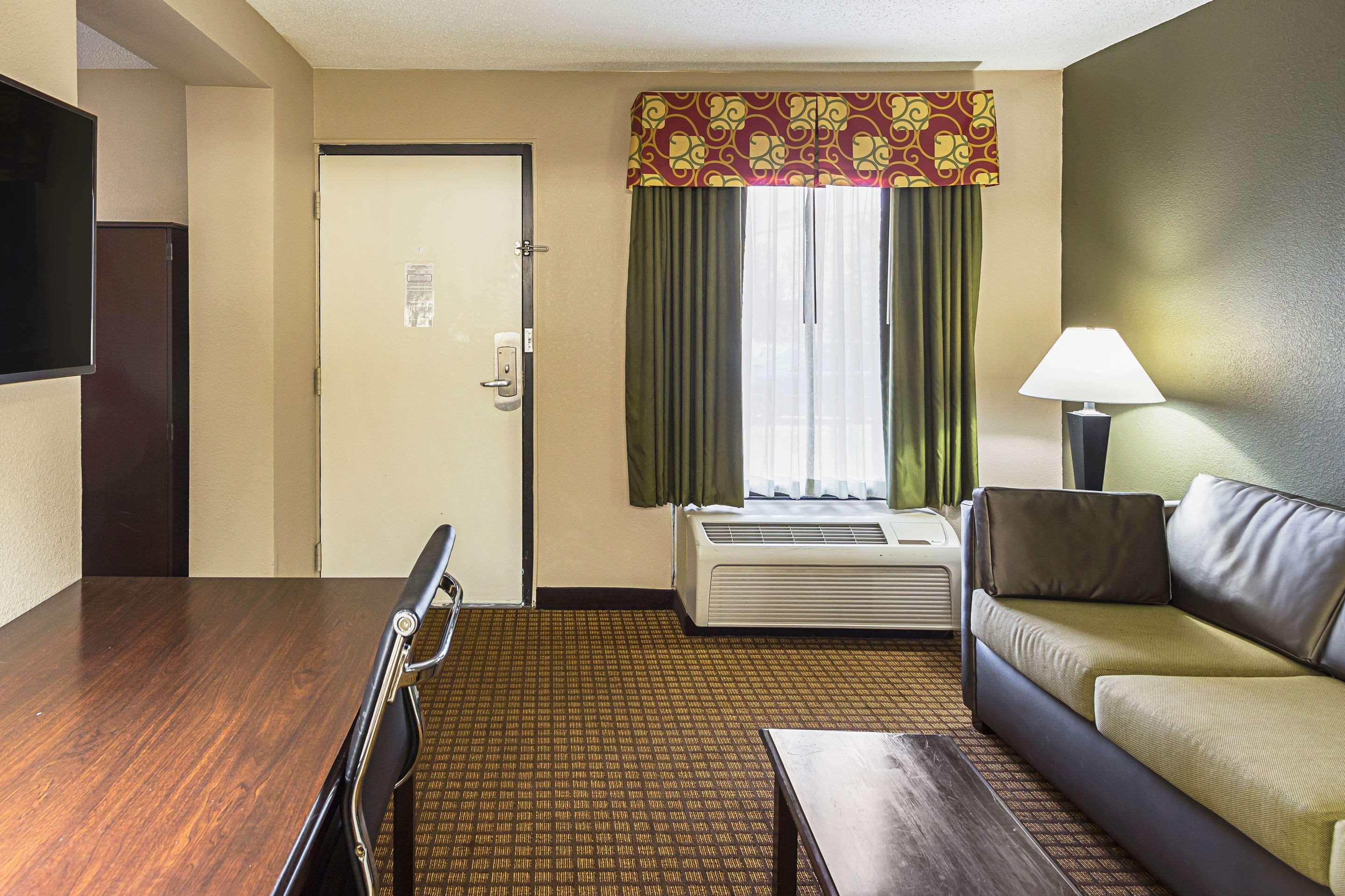 Quality Inn & Suites Greenville - Haywood Mall Exteriér fotografie