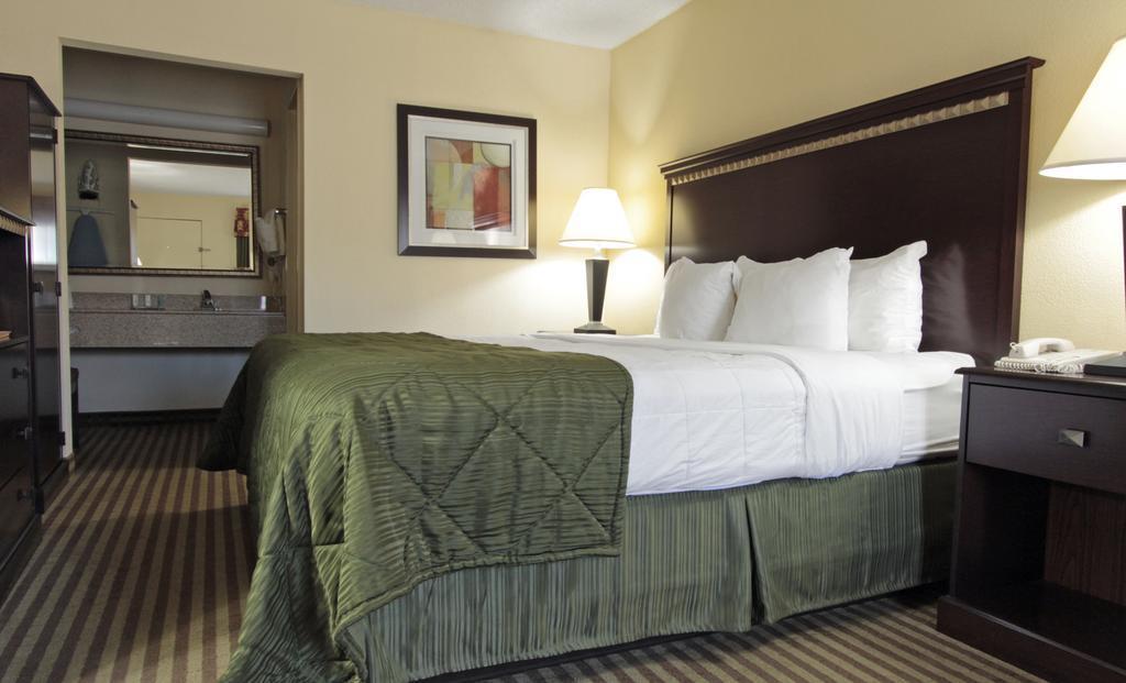 Quality Inn & Suites Greenville - Haywood Mall Exteriér fotografie