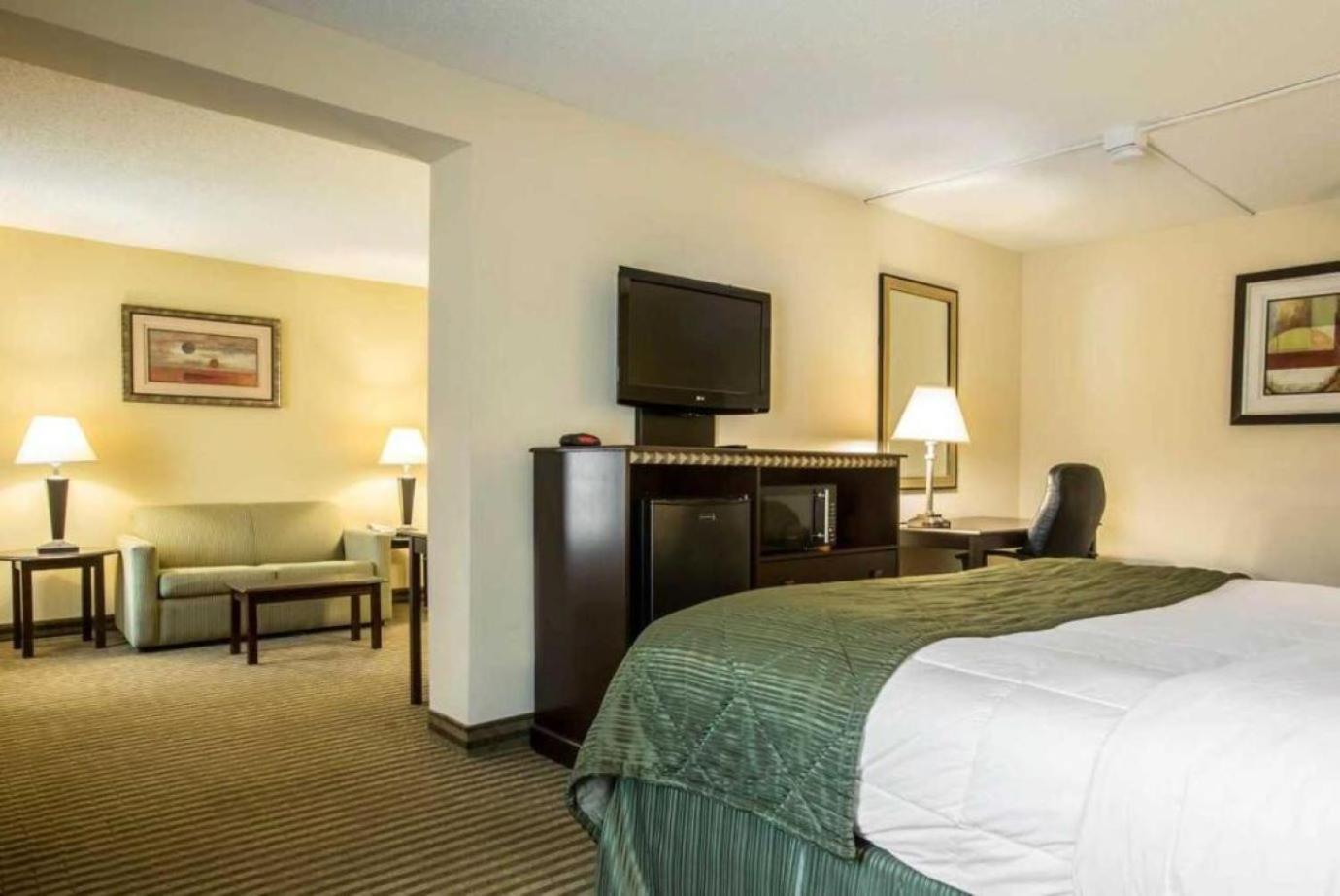 Quality Inn & Suites Greenville - Haywood Mall Exteriér fotografie