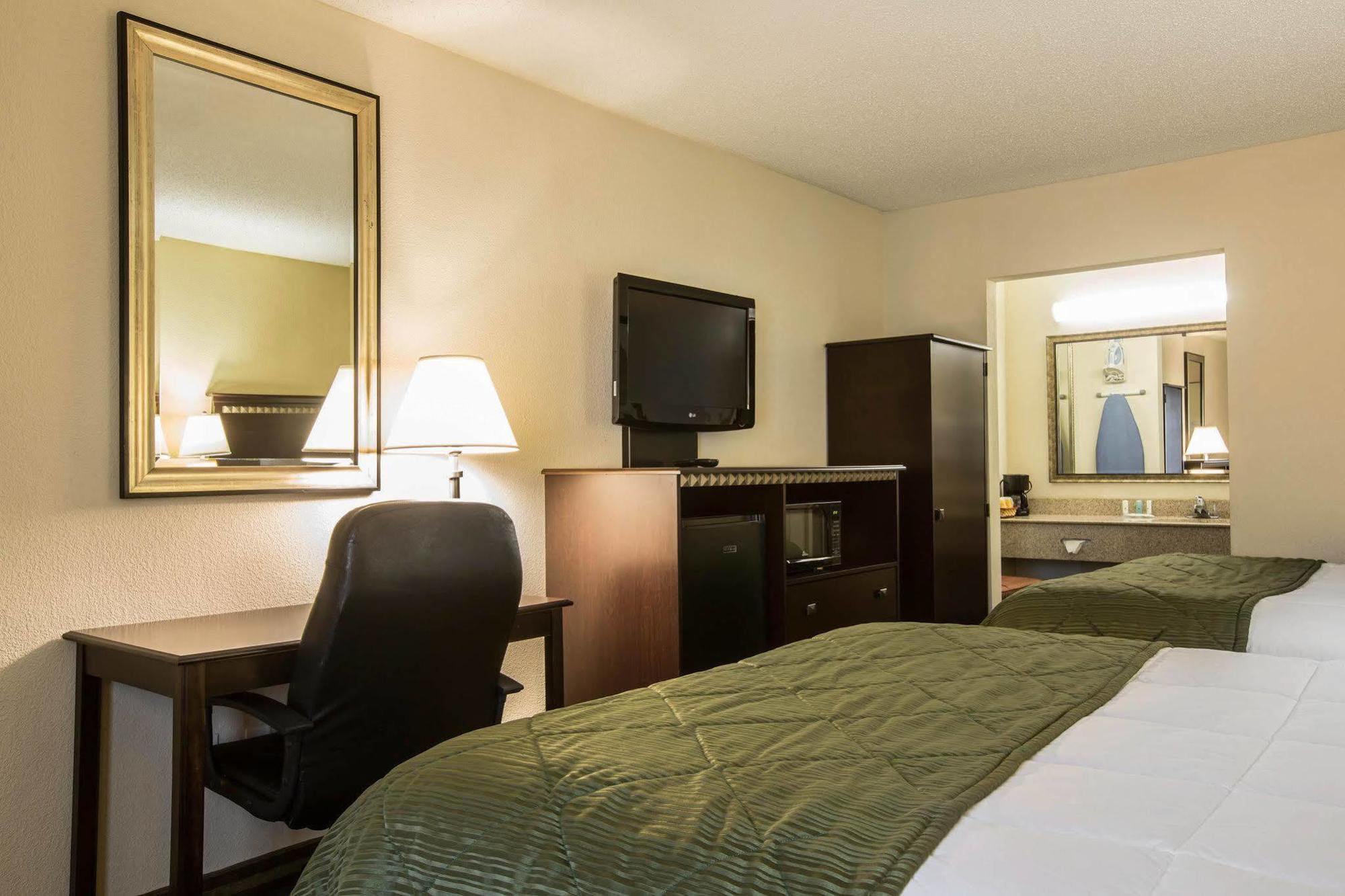 Quality Inn & Suites Greenville - Haywood Mall Exteriér fotografie